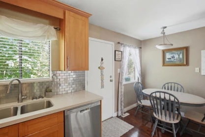 Primary Bathroom Photo of 20783 Thorne Avenue, Maple Ridge, BC