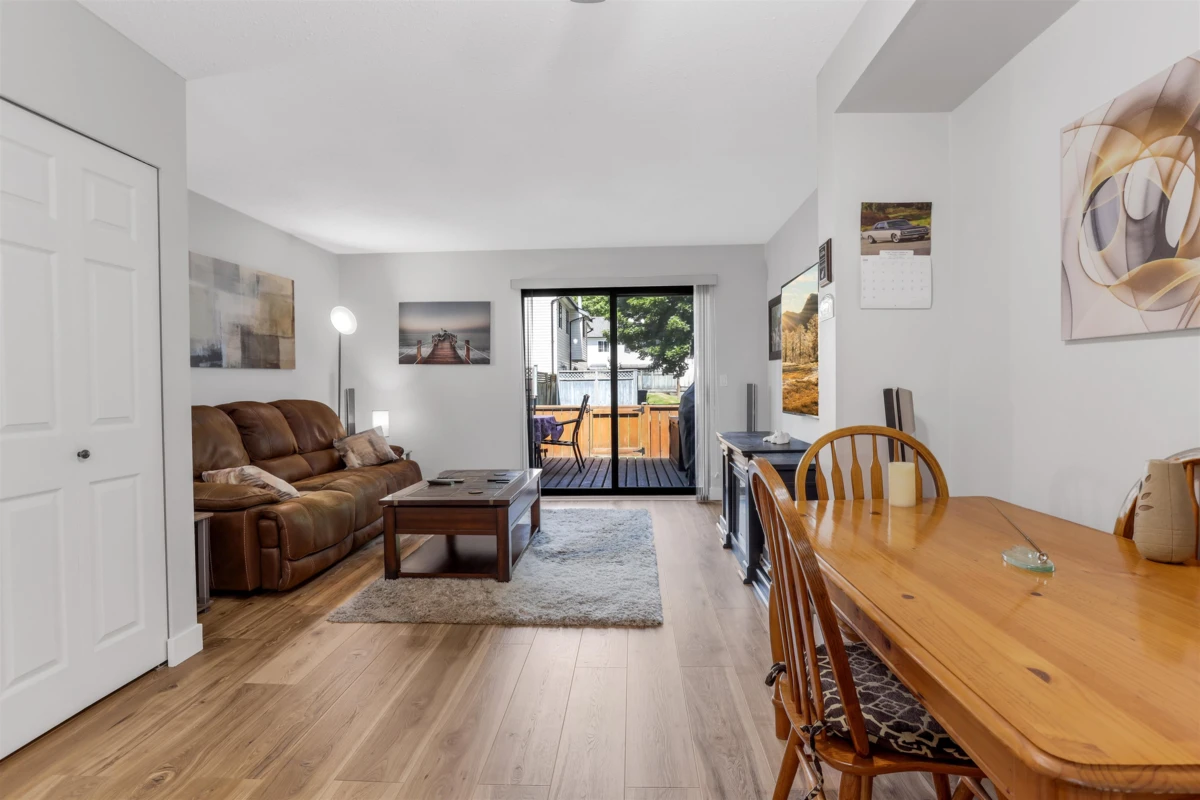Dining Area Photo of 160 13750 67 Avenue, Surrey, BC