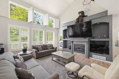 Breakfast Nook Photo of 13345 235 Street, Maple Ridge, BC