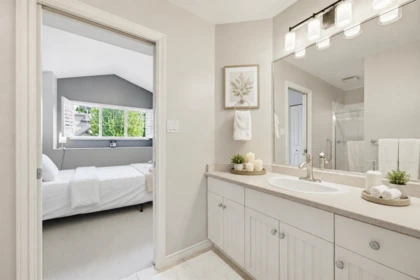 Hallway Photo of 13345 235 Street, Maple Ridge, BC