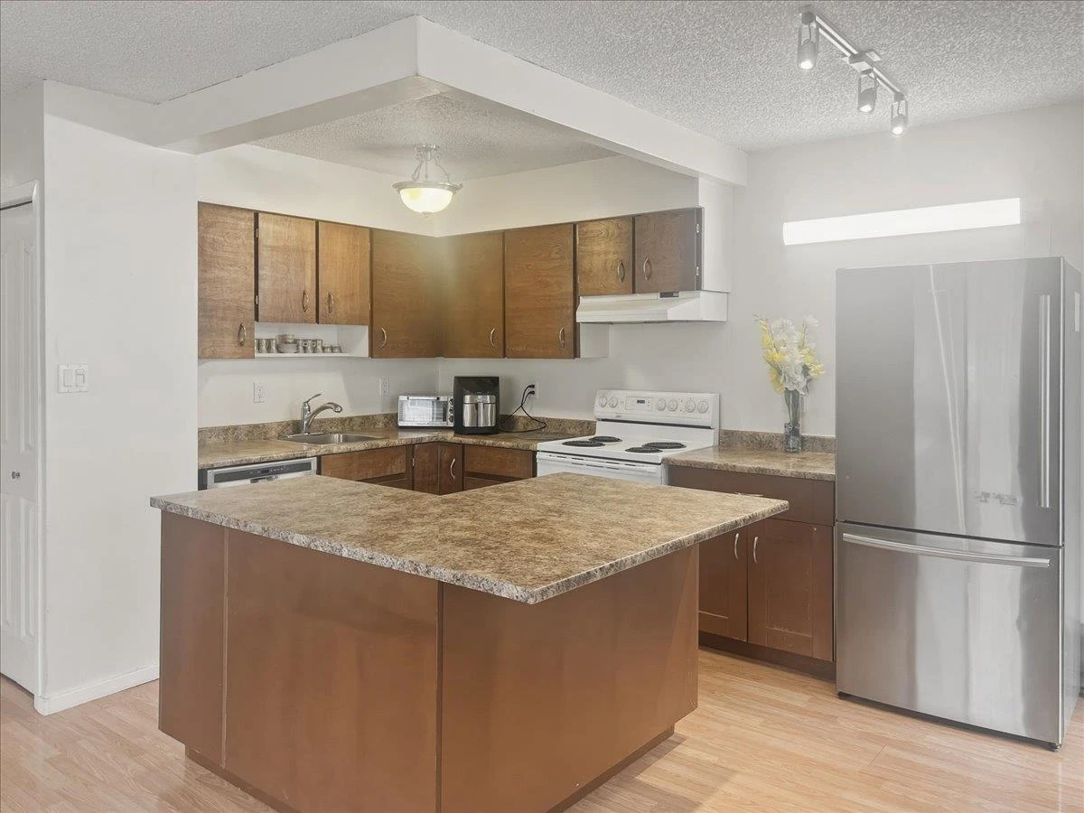 Dining Area Photo of 305 47 Agnes Street, New Westminster, BC