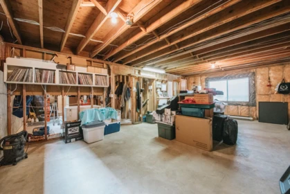 Basement Recreation Room Photo of 6950 Porpoise Drive, Sechelt, BC