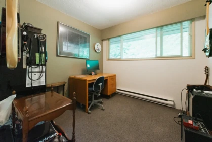 Walk-In Closet Photo of 6950 Porpoise Drive, Sechelt, BC