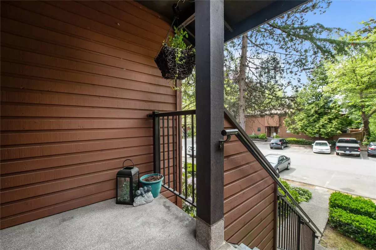 Exterior Rear Photo of 914 10620 150 Street, Surrey, BC