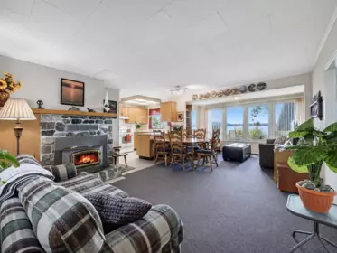 Breakfast Nook Photo of 8622 Espl Merry Island, Halfmoon Bay, BC