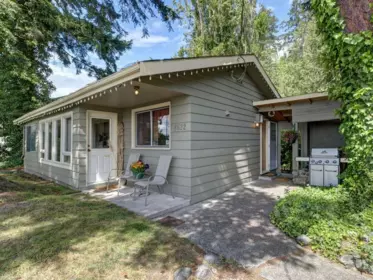 8622 Espl Merry Island, Halfmoon Bay, BC, Halfmoon Bay — Single Family Residence for sale