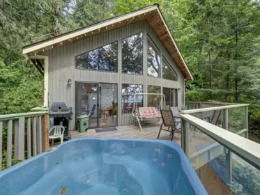 Mudroom Photo of 8622 Espl Merry Island, Halfmoon Bay, BC