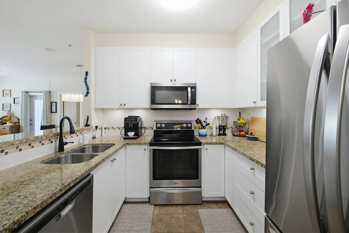 Dining Area Photo of 107 15299 17a Avenue, Surrey, BC