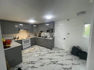 Kitchen Island Photo of 10618 141 Street, Surrey, BC