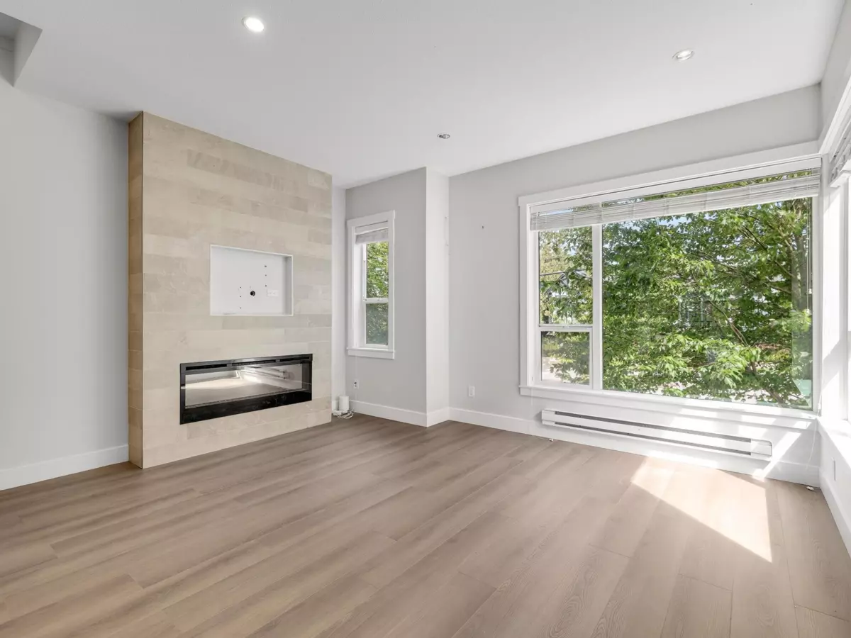 Family Room Photo of 24 16337 23a Avenue, Surrey, BC