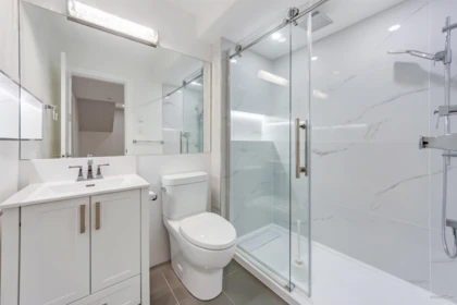 Hallway Photo of 106 Warrick Street, Coquitlam, BC