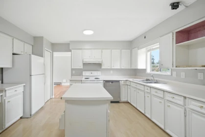 Kitchen Island Photo of 10065 Dublin Drive, Chilliwack, BC