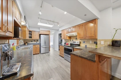Kitchen Island Photo of 10734 141 Street, Surrey, BC