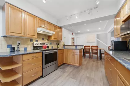 Kitchen Photo of 10734 141 Street, Surrey, BC