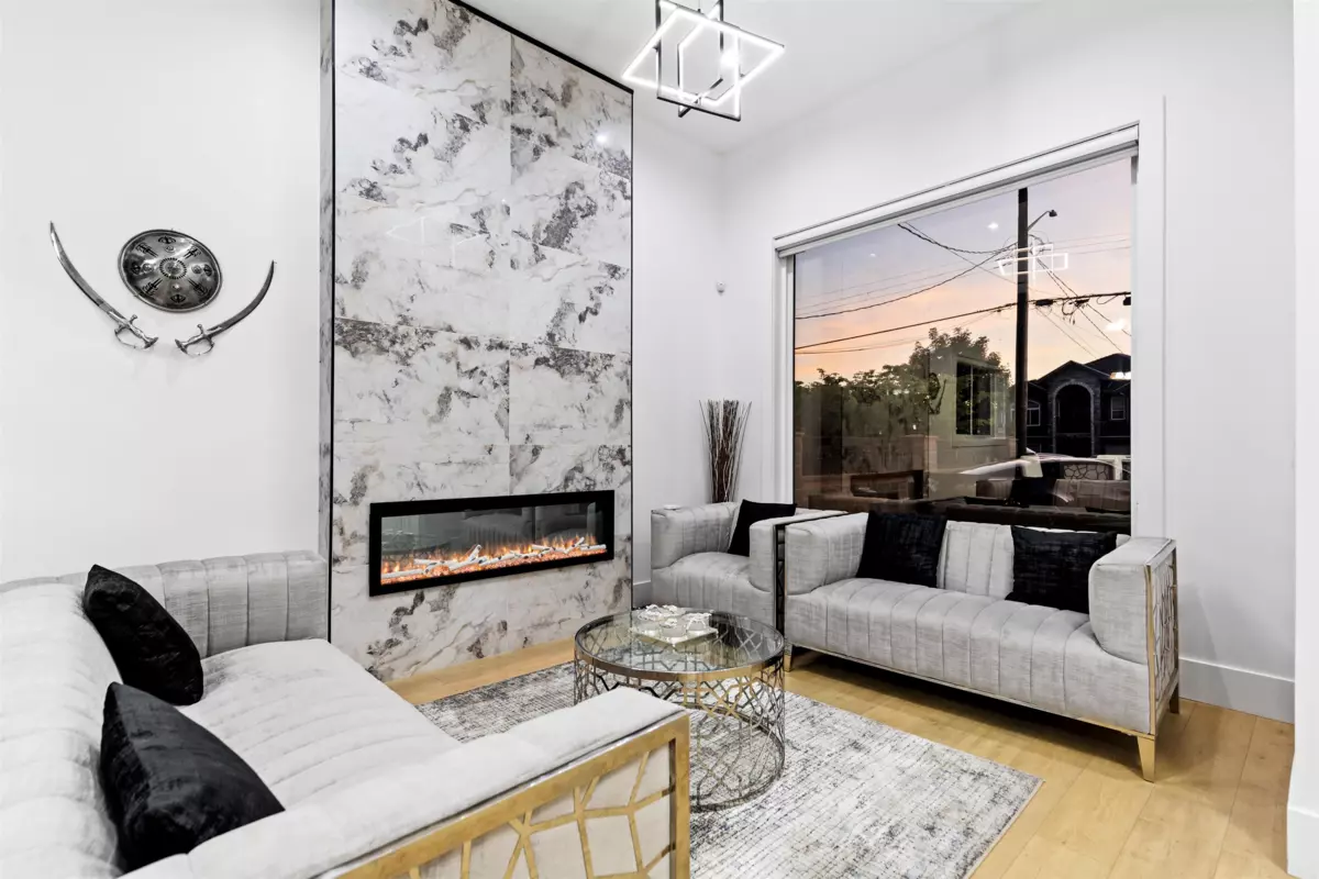 Family Room Photo of 10686 141a Street, Surrey, BC