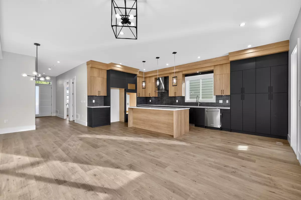 Dining Area Photo of 17126 1 Avenue, Surrey, BC