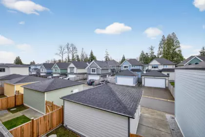 Front Yard Photo of 17126 1 Avenue, Surrey, BC