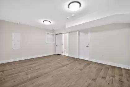 Guest Bathroom Photo of 17126 1 Avenue, Surrey, BC