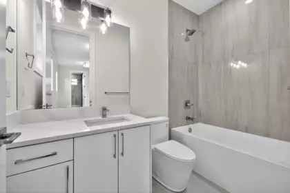 Mudroom Photo of 17126 1 Avenue, Surrey, BC