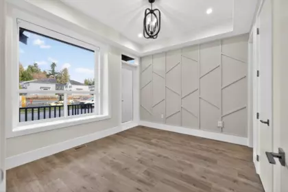 Walk-In Closet Photo of 17126 1 Avenue, Surrey, BC