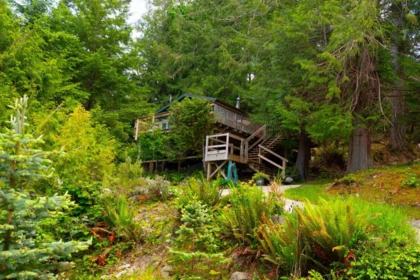 Guest Bathroom Photo of 847 Captain's Way, Bowen Island, BC