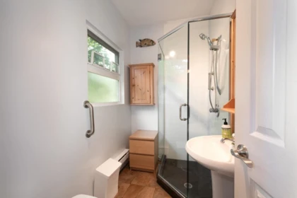 Primary Bedroom Photo of 847 Captain's Way, Bowen Island, BC