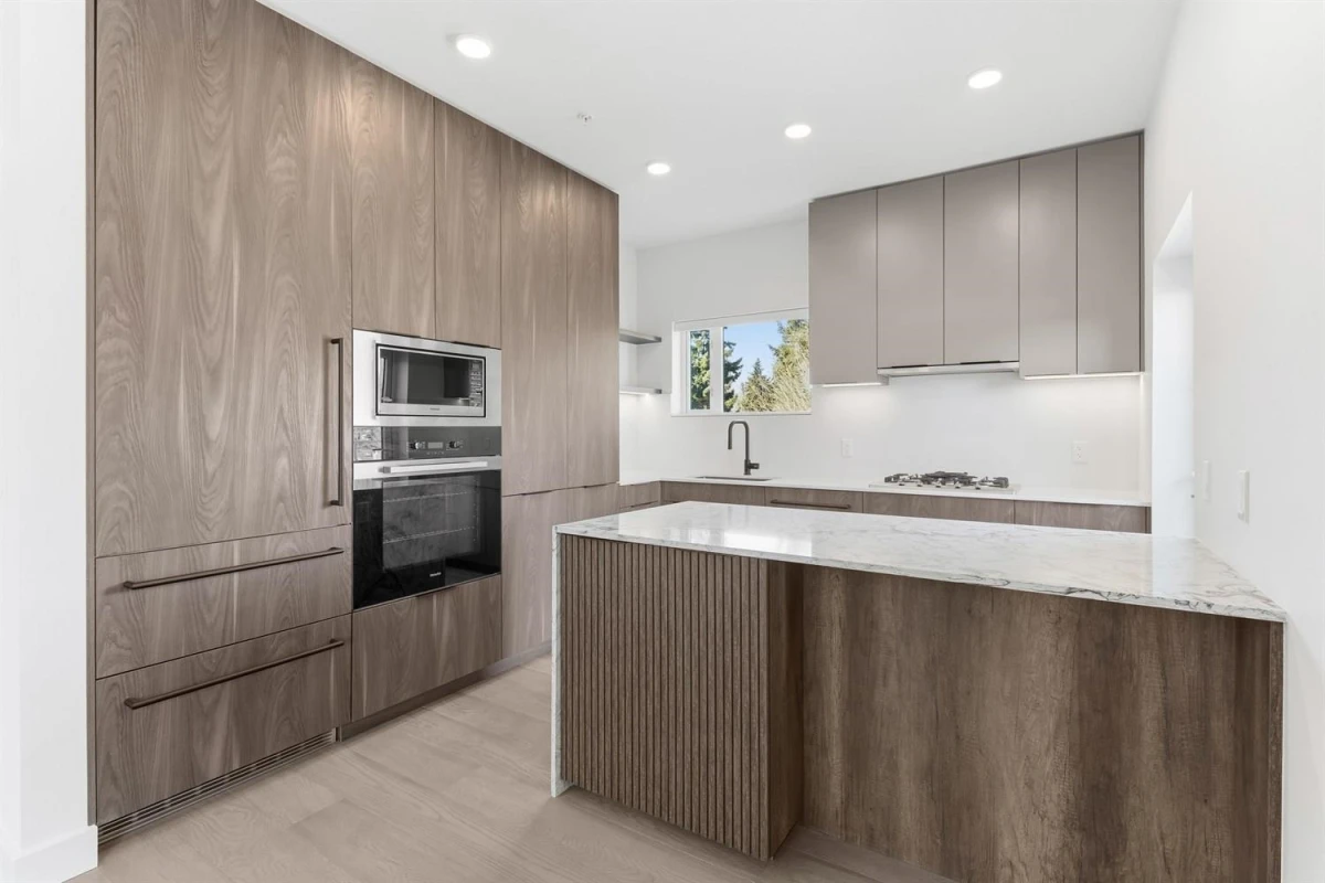 Dining Area Photo of 302 3590 W 39th Avenue, Vancouver, BC