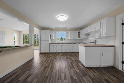 Basement Recreation Room Photo of 35011 Townshipline Road, Abbotsford, BC