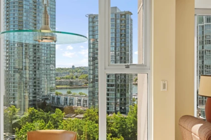 Laundry Room Photo of 1207 1009 Expo Boulevard, Vancouver, BC