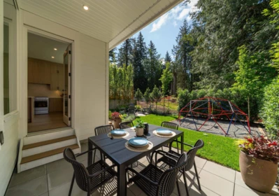 23351 Seymour Avenue, Maple Ridge, BC, Maple Ridge — Single Family Residence for sale