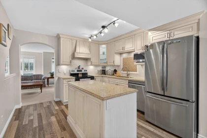 Kitchen Island Photo of 15 8917 Edward Street, Chilliwack, BC