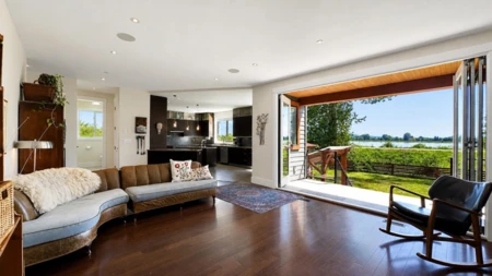 Primary Bedroom Photo of 300 Laurier Avenue, Port Coquitlam, BC
