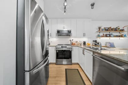 203 4833 Brentwood Drive, Burnaby, BC, Burnaby — Apartment/Condo for sale