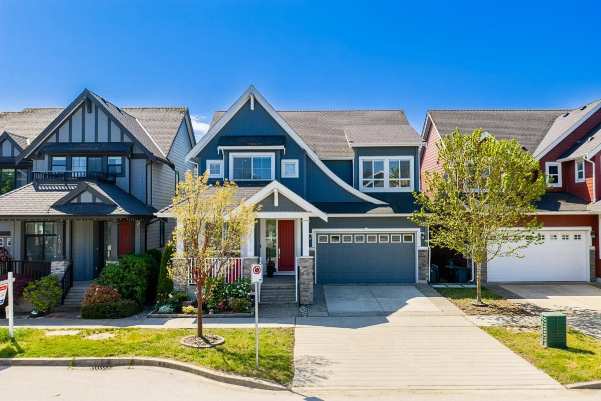 Family Room Photo of 16716 18 Avenue, Surrey, BC