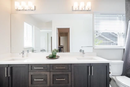 Hallway Photo of 16716 18 Avenue, Surrey, BC