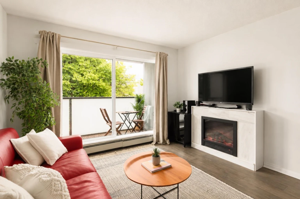 Family Room Photo of 306 570 E 8th Avenue, Vancouver, BC