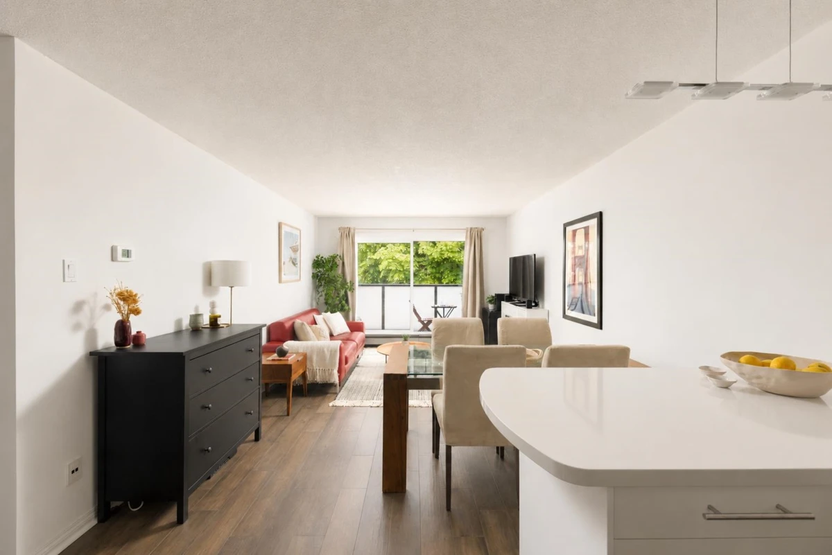 Living Room Photo of 306 570 E 8th Avenue, Vancouver, BC