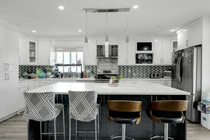 Kitchen Island Photo of 13724 91 Avenue, Surrey, BC