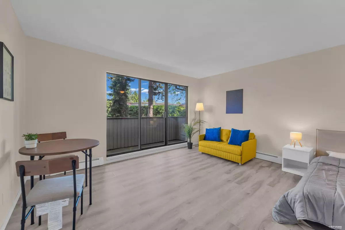 Living Room Photo of 303 1296 W 70th Avenue, Vancouver, BC