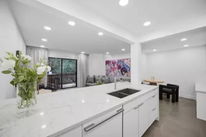 3321 Mountain Highway, North Vancouver, BC, North Vancouver — Townhouse for sale