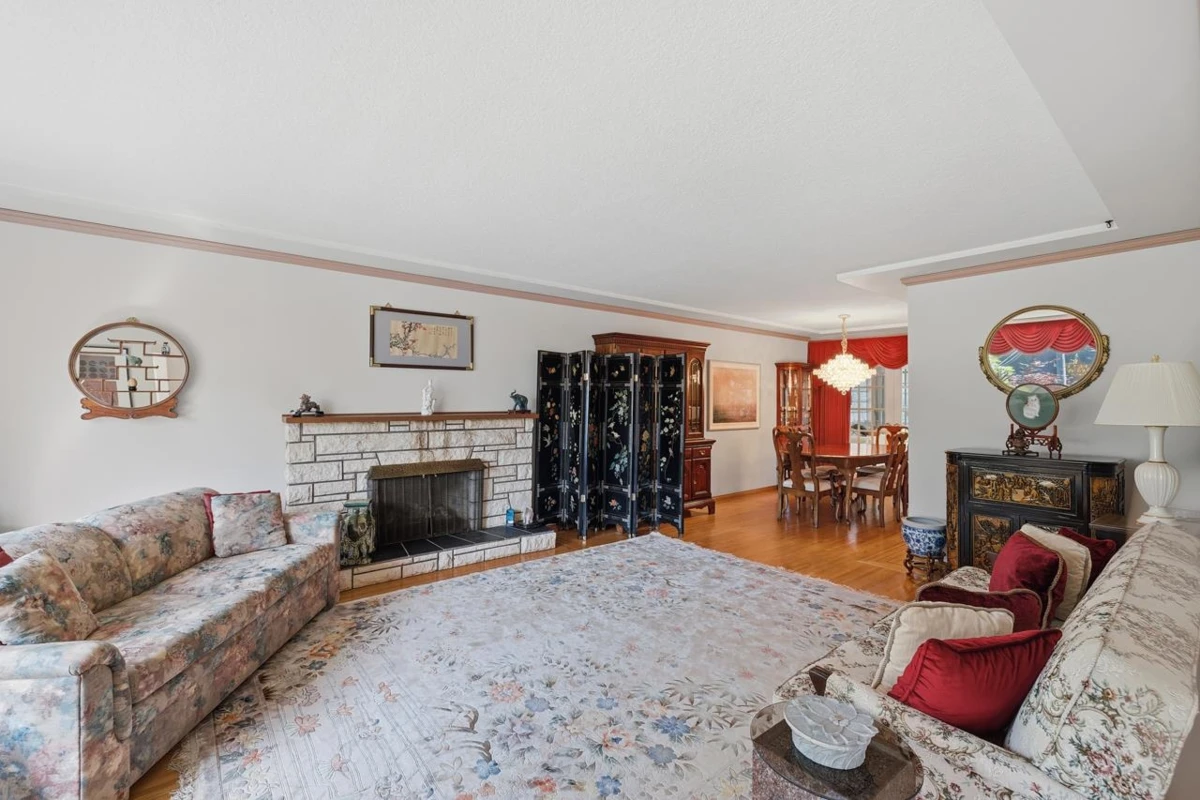 Living Room Photo of 2727 W 36th Avenue, Vancouver, BC