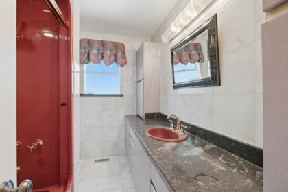 Powder Room Photo of 2727 W 36th Avenue, Vancouver, BC