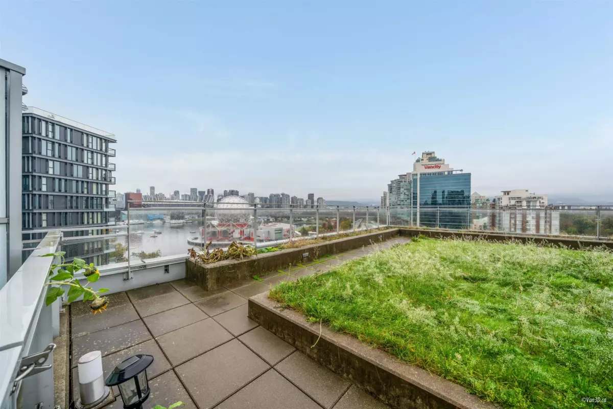 Family Room Photo of 1505 1618 Quebec Street, Vancouver, BC