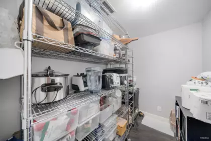 Mudroom Photo of 1505 1618 Quebec Street, Vancouver, BC