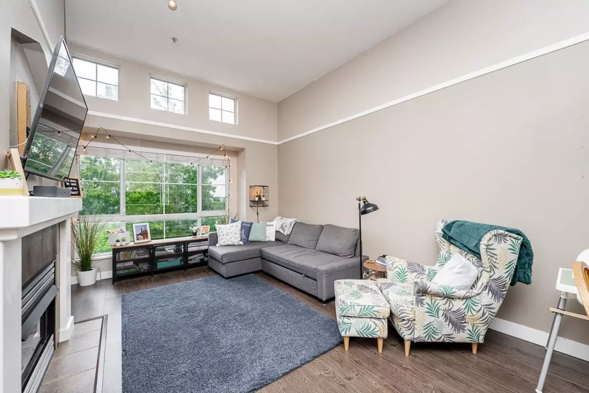 Family Room Photo of 331 19528 Fraser Highway, Surrey, BC