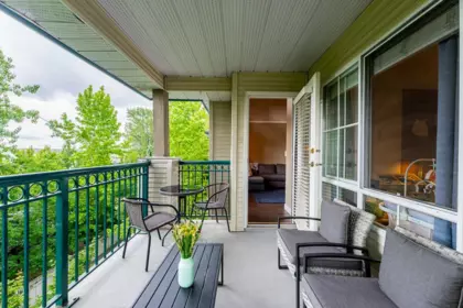 Kitchen Photo of 331 19528 Fraser Highway, Surrey, BC