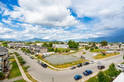 Swimming Pool Photo of 307 45562 Airport Road, Chilliwack, BC