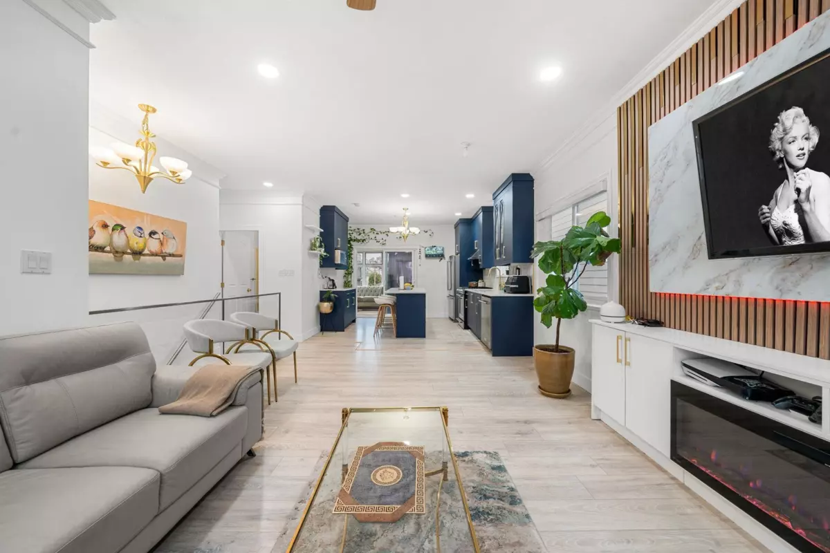 Family Room Photo of 5174 Aberdeen Street, Vancouver, BC