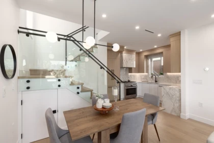 Kitchen Island Photo of 1 3536 W 14th Avenue, Vancouver, BC