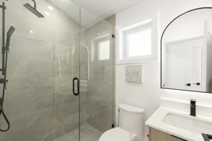 Powder Room Photo of 1 3536 W 14th Avenue, Vancouver, BC